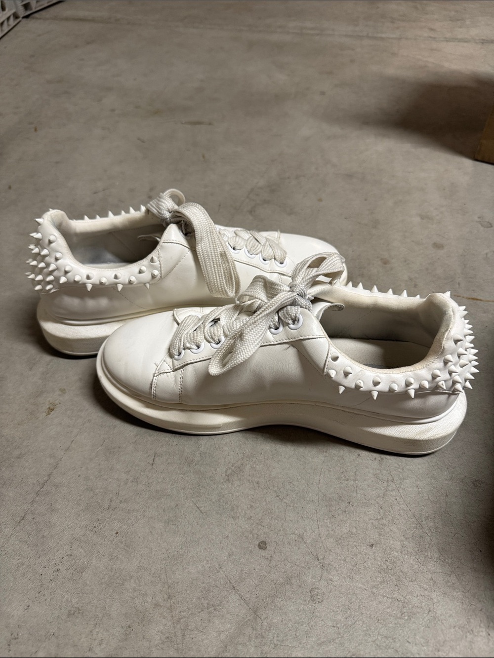 Steve Madden White Leather Lace-Up Sneakers with Spiked Heel Trim - Picture 4 of 5